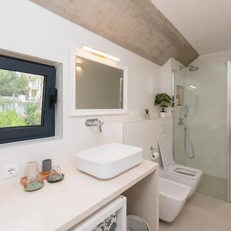 Unique Galerija Sutivan, Brac -pool & Sauna Villa *